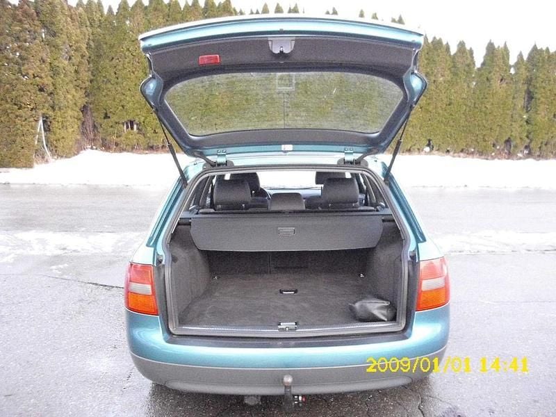Używany Audi A6 150 KM (110 kW) 1999 Zielony Kombi