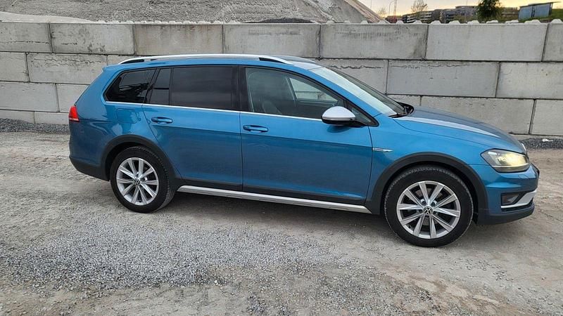 Używany VW Golf Alltrack 184 KM (135 kW) 2016 Niebieski Kombi