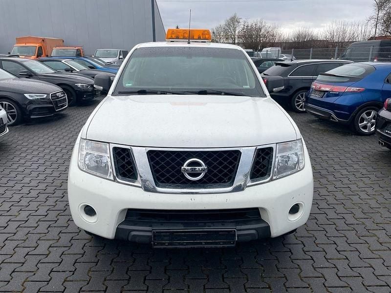 Gebraucht Nissan Navara XE 190 PS (139 kW) 2011 Weiß Pickup