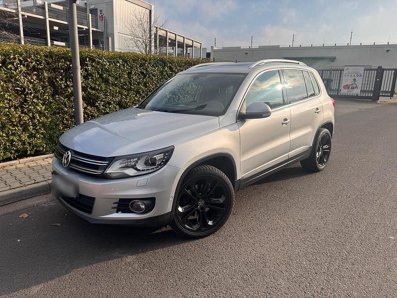 Silber Gebraucht 2013 VW Tiguan SUV | 10.900 € (Fairer Preis) - Bild 1/4