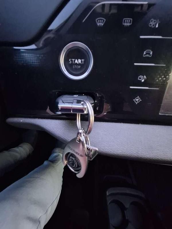 Weiß Gebraucht 2015 Citroën Grand C4 Picasso Exclusive Van / Kleinbus | 9.900 € (Guter Preis) - Bild 1/4
