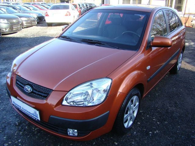 Gebraucht Kia Rio Spirit 97 PS (71 kW) 2008 Orange metallic Limousine