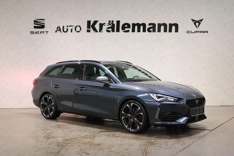 Grau Gebraucht 2022 Cupra Leon VZ Limousine | 29.490 € (Guter Preis) - Bild 1/4