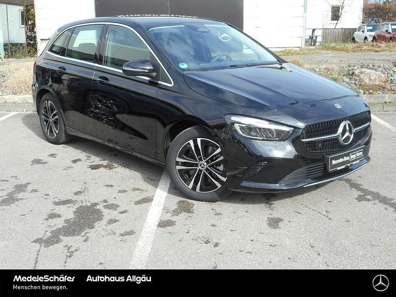 Gebraucht Mercedes E250 Progressive 163 PS (119 kW) 2024 Schwarz Limousine