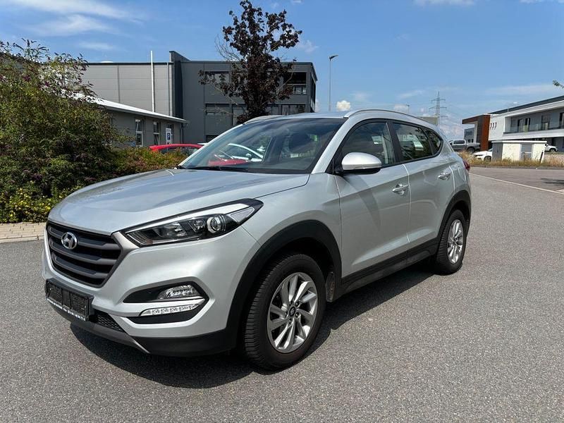 Gebraucht Hyundai Tucson 132 PS (97 kW) 2015 Silber SUV