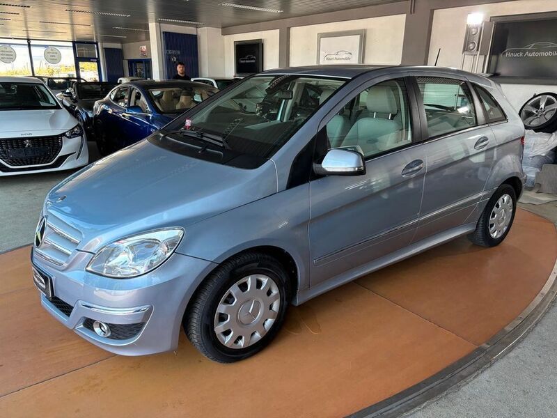 Blue metallic Gebraucht 2009 Mercedes B160 Van / Kleinbus | 7.190 € (Etwas zu teuer) - Bild 1/4