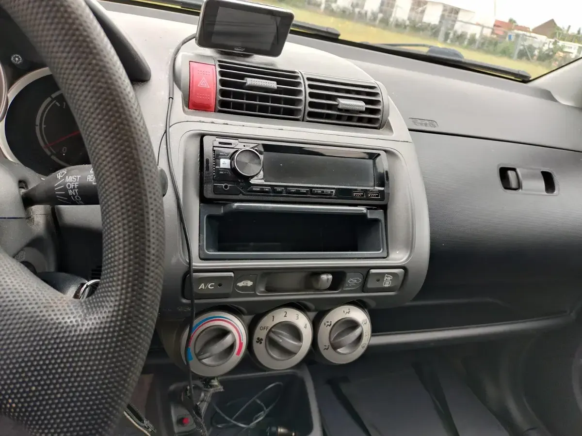 Gebraucht Honda Jazz 75 PS (55 kW) 2005 Grau Kleinwagen