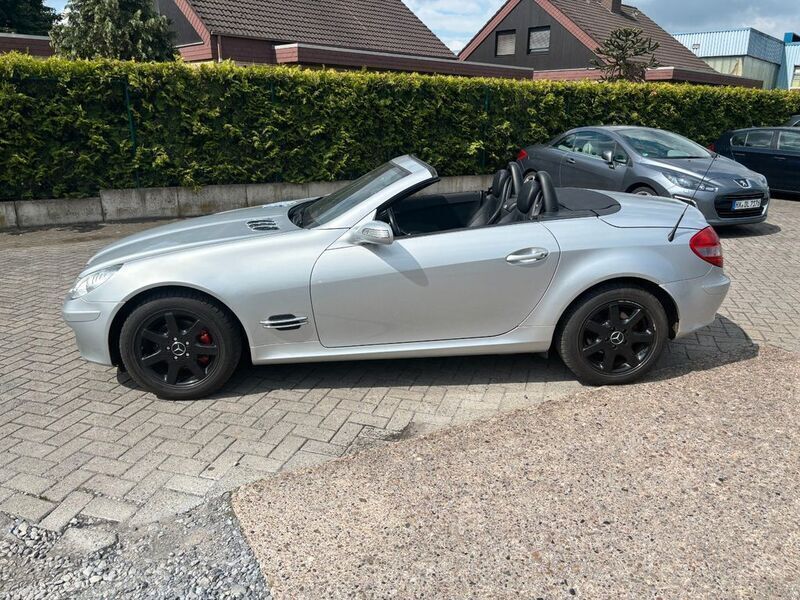 Silber Gebraucht 2004 Mercedes SLK200 Cabrio | 5.250 € (Fairer Preis) - Bild 1/4