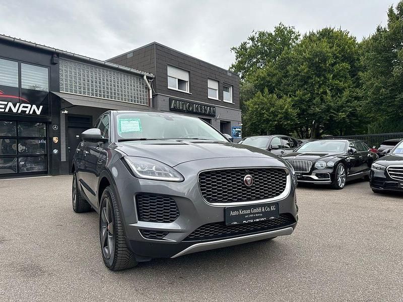 Grau Gebraucht 2019 Jaguar E-Pace S SUV | 28.880 € (Fairer Preis) - Bild 1/3