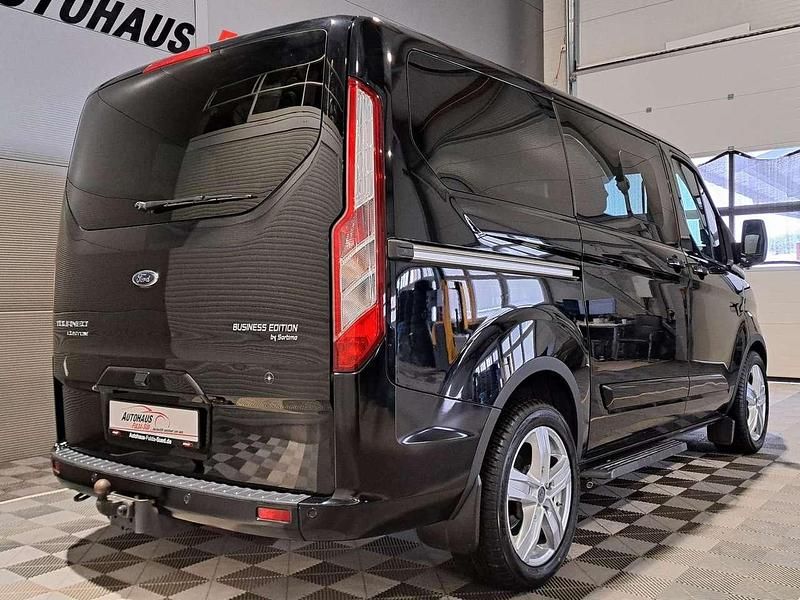 Gebraucht Ford Tourneo Titanium 170 PS (125 kW) 2018 Schwarz Van / Kleinbus