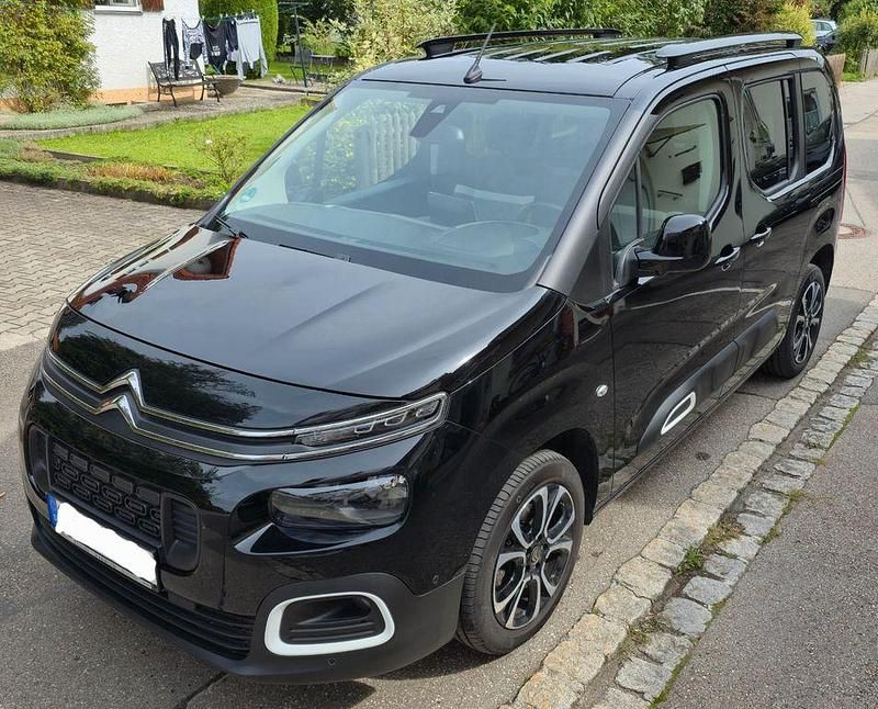 Schwarz Gebraucht 2023 Citroën Berlingo PureTech Van / Kleinbus | 25.000 € (Guter Preis) - Bild 1/4