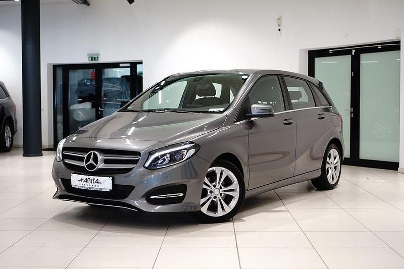 Grau Gebraucht 2017 Mercedes B180 Van / Kleinbus | 17.949 € (Etwas zu teuer) - Bild 1/4