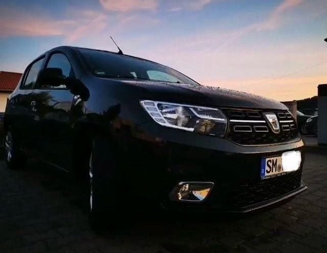Schwarz Gebraucht 2020 Dacia Sandero Comfort Limousine | 10.100 € (Guter Preis) - Bild 1/4