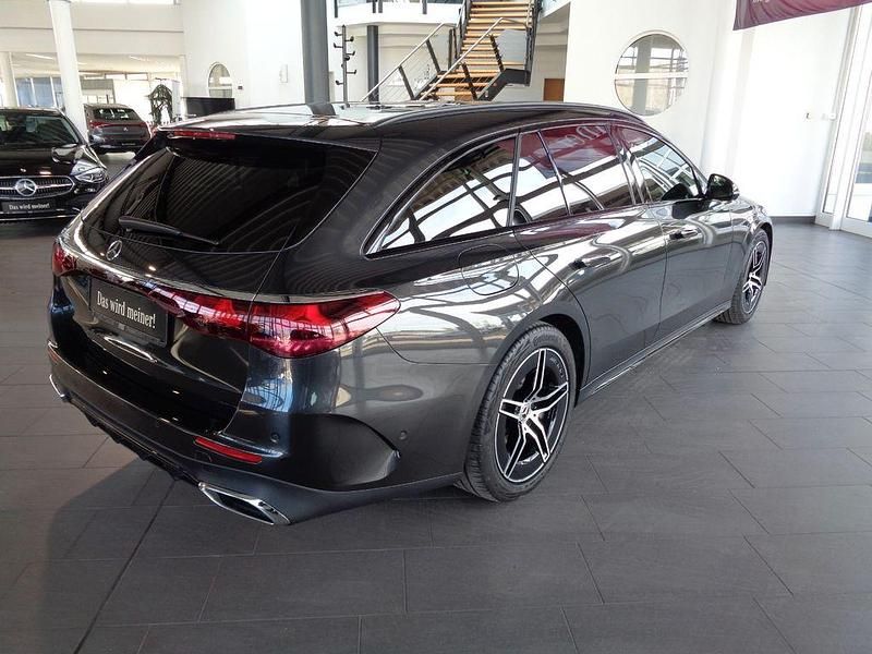Gebraucht Mercedes E300 AMG line 204 PS (150 kW) 2025 Grau Limousine
