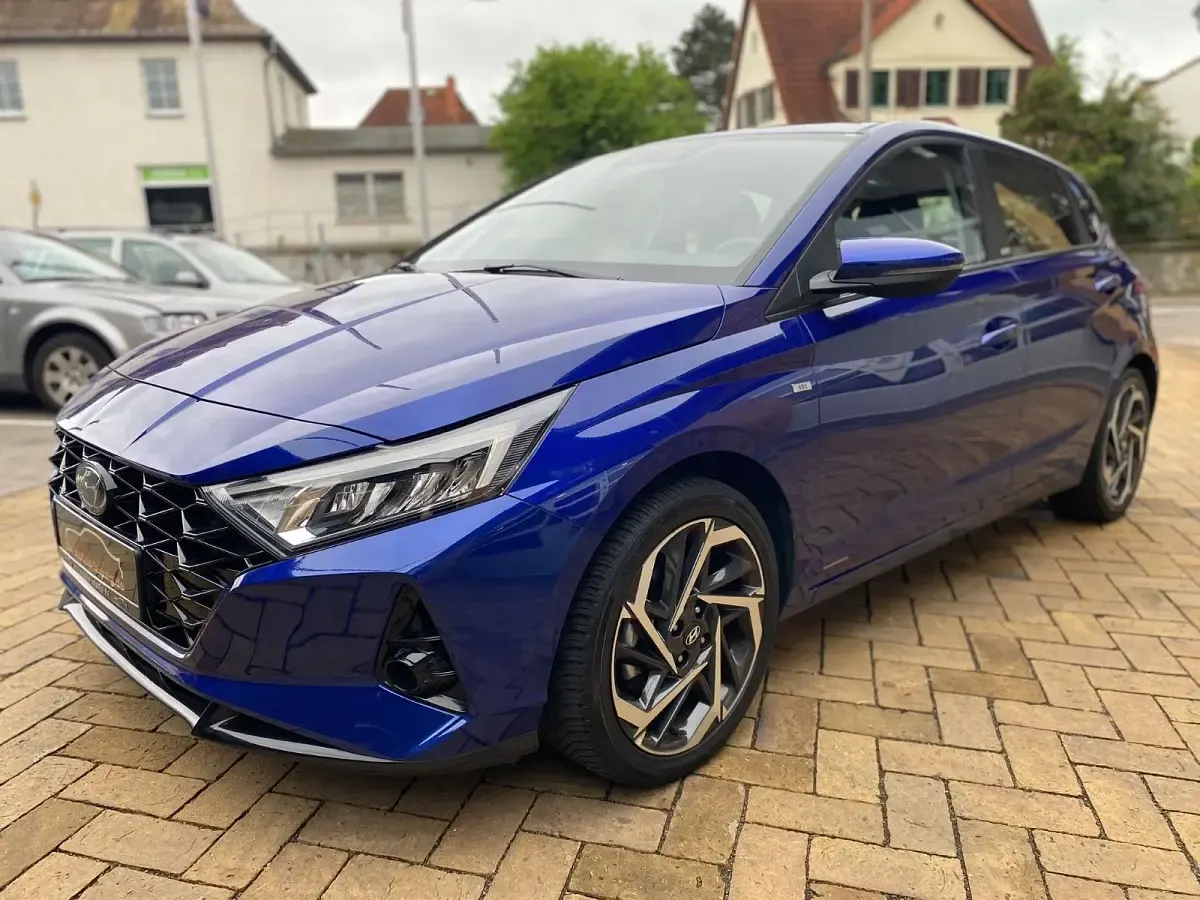 Gebraucht Hyundai i20 Intro Edition 101 PS (74 kW) 2021 Blau Kleinwagen