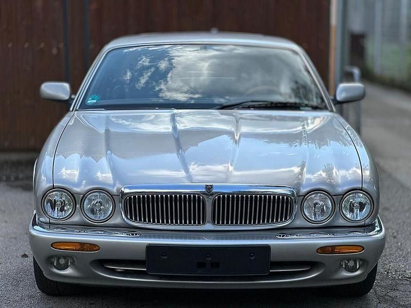 Gebraucht Jaguar XJ8 Sovereign 284 PS (208 kW) 1998 Silber Limousine