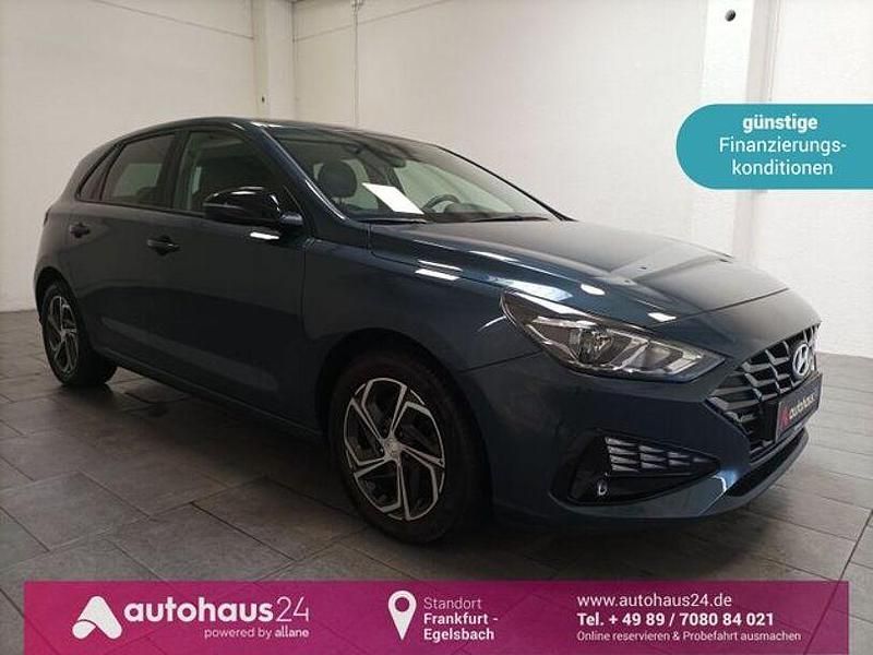 Gebraucht Hyundai i30 120 PS (88 kW) 2022 Blau Limousine