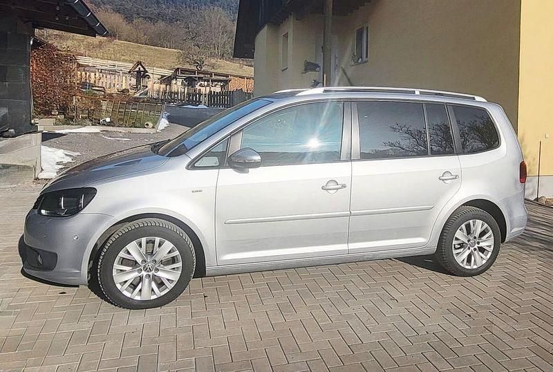 Gebraucht VW Touran Life 140 PS (102 kW) 2013 Silber Van / Kleinbus
