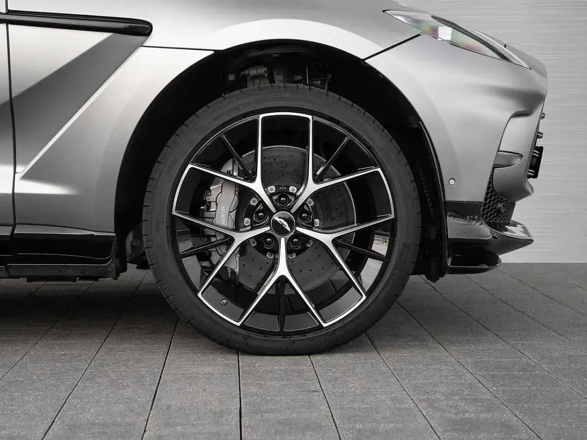 Gebraucht Aston Martin DBX 707 707 PS (519 kW) 2023 Satin aluminite silver SUV