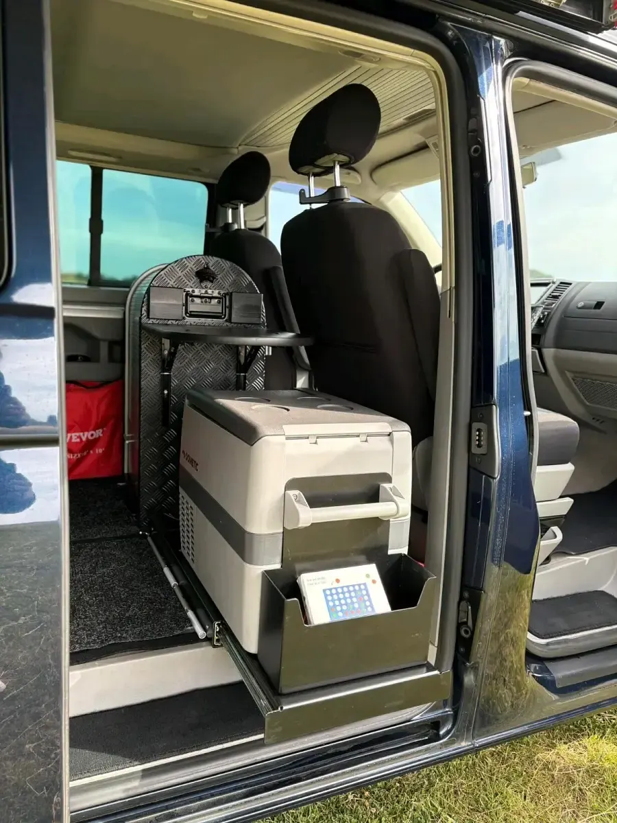 Second-hand VW California Beach 140 CP (102 kW) 2012 Albastru Van