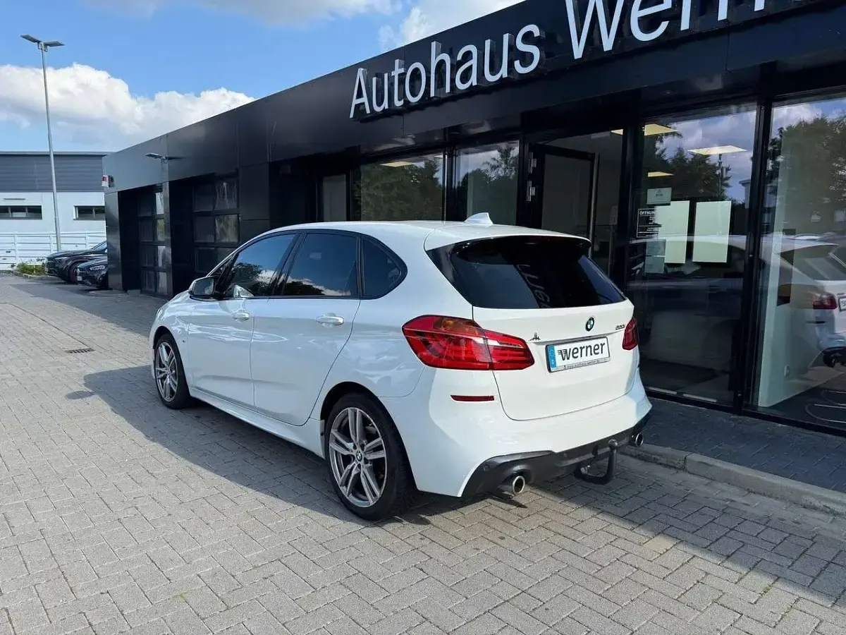 Gebraucht BMW 220 Active Tourer M Sport 192 PS (141 kW) 2019 Alpinweiss iii Van / Kleinbus