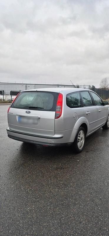 Gebraucht Ford Focus 125 PS (91 kW) 2008 Silber Kombi