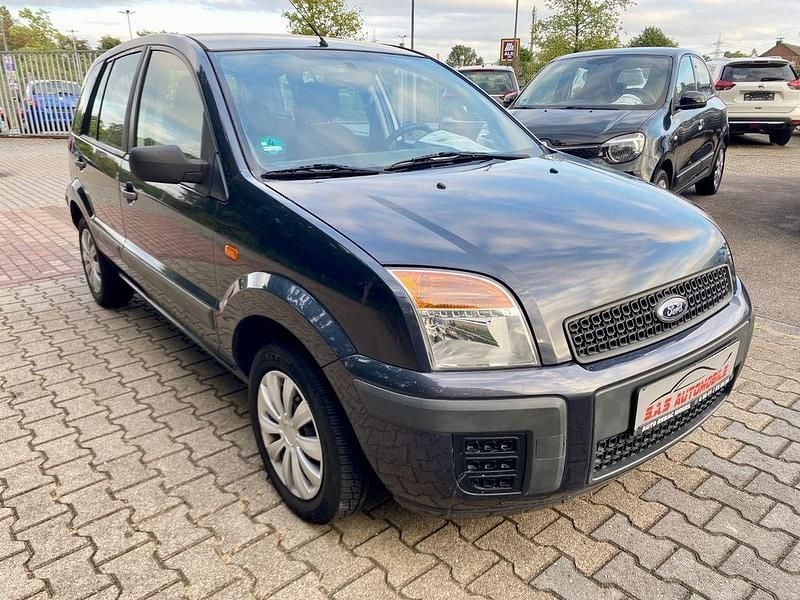 Grau Gebraucht 2006 Ford Fusion Limousine | 2.800 € (Fairer Preis) - Bild 1/4