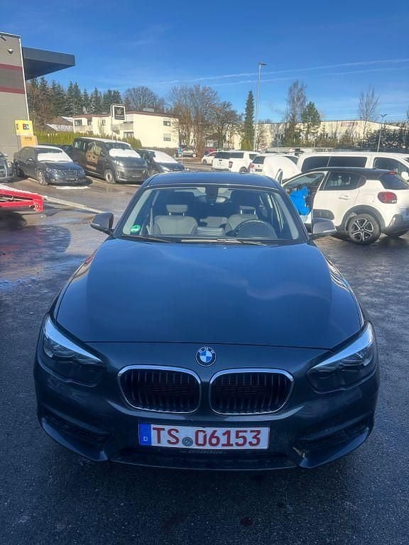 Mineralgrau Gebraucht 2015 BMW 116 Kleinwagen | 5.200 € (Superpreis) - Bild 1/4