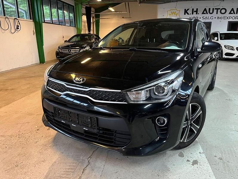 Schwarz Gebraucht 2017 Kia Rio DREAM-TEAM Edition Limousine | 5.295 € (Fairer Preis) - Bild 1/4