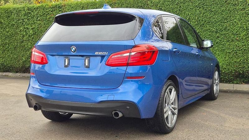 Gebraucht BMW 220 Active Tourer M Sport 192 PS (141 kW) 2016 Blau Van / Kleinbus