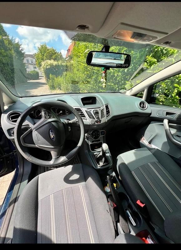 Gebraucht Ford Fiesta 62 PS (45 kW) 2010 Blau Kleinwagen