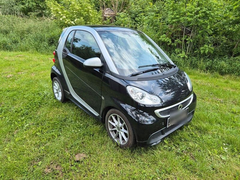 Schwarz Gebraucht 2012 Smart ForTwo Coupé Coupé | 4.200 € (Fairer Preis) - Bild 1/4