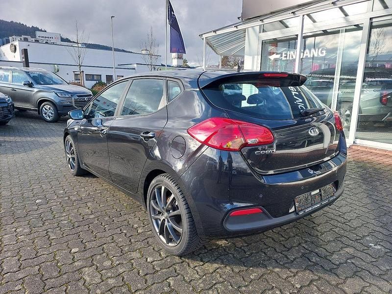 Gebraucht Kia Ceed Edition 7 99 PS (72 kW) 2014 Schwarz Kleinwagen
