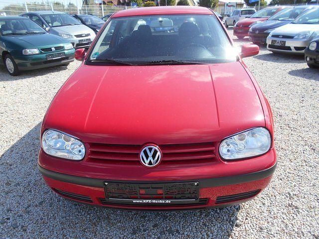 Używany VW Golf IV Edition 101 KM (74 kW) 2000 Czerwony Sedan/Limuzyna