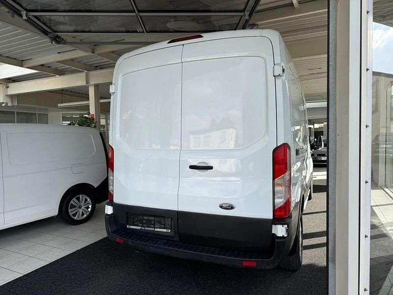 Gebraucht Ford Transit 131 PS (96 kW) 2022 Weiß Van / Kleinbus