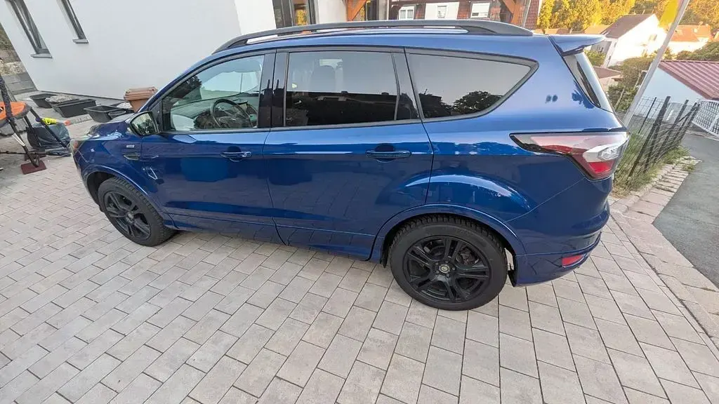 Gebraucht Ford Kuga ST-Line 150 PS (110 kW) 2017 Blau SUV
