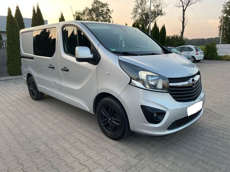 Silber Gebraucht 2016 Opel Vivaro Van | 14.999 € (Guter Preis) - Bild 1/4