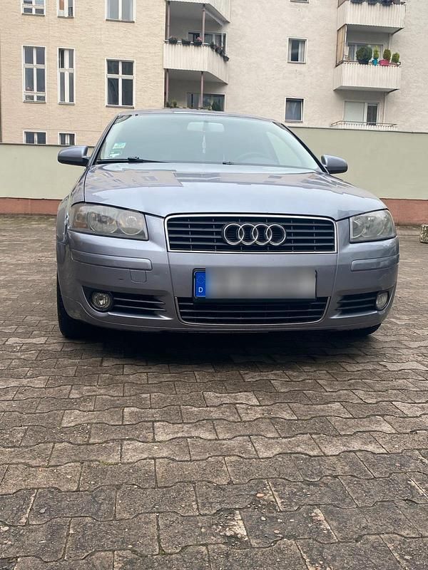 Grau Gebraucht 2004 Audi A3 Ambition Kleinwagen | 2.500 € (Fairer Preis) - Bild 1/4