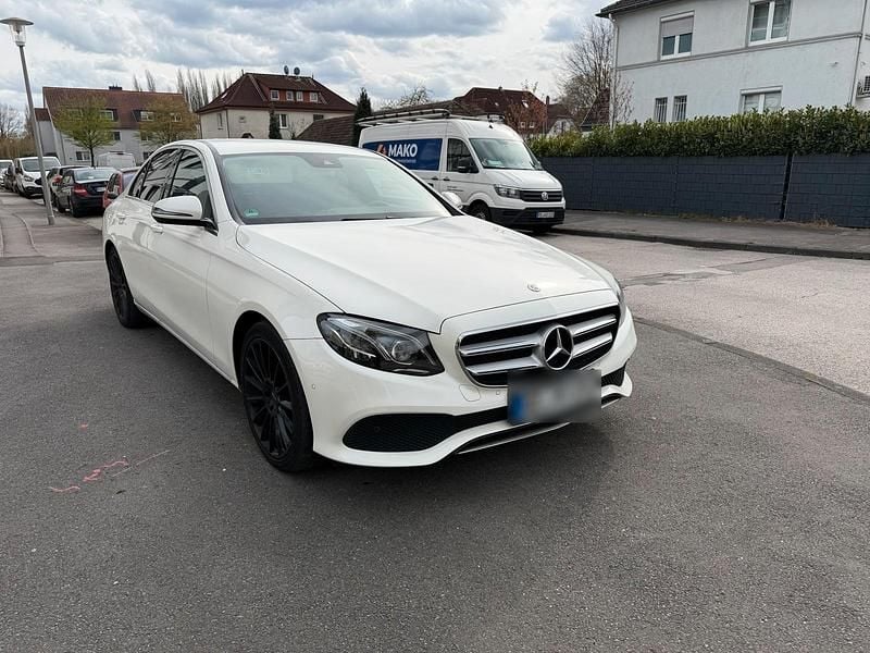 Gebraucht Mercedes E200 150 PS (110 kW) 2017 Weiß Limousine