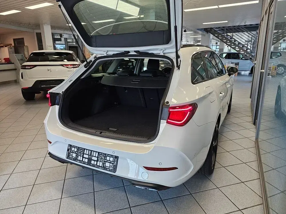 Gebraucht Cupra Leon 150 PS (110 kW) 2024 Weiß Limousine