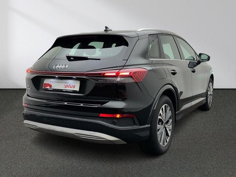 Gebraucht Audi Q4 e-tron Advanced 150 kW (204 PS) 2023 Mythosschwarz metallic SUV