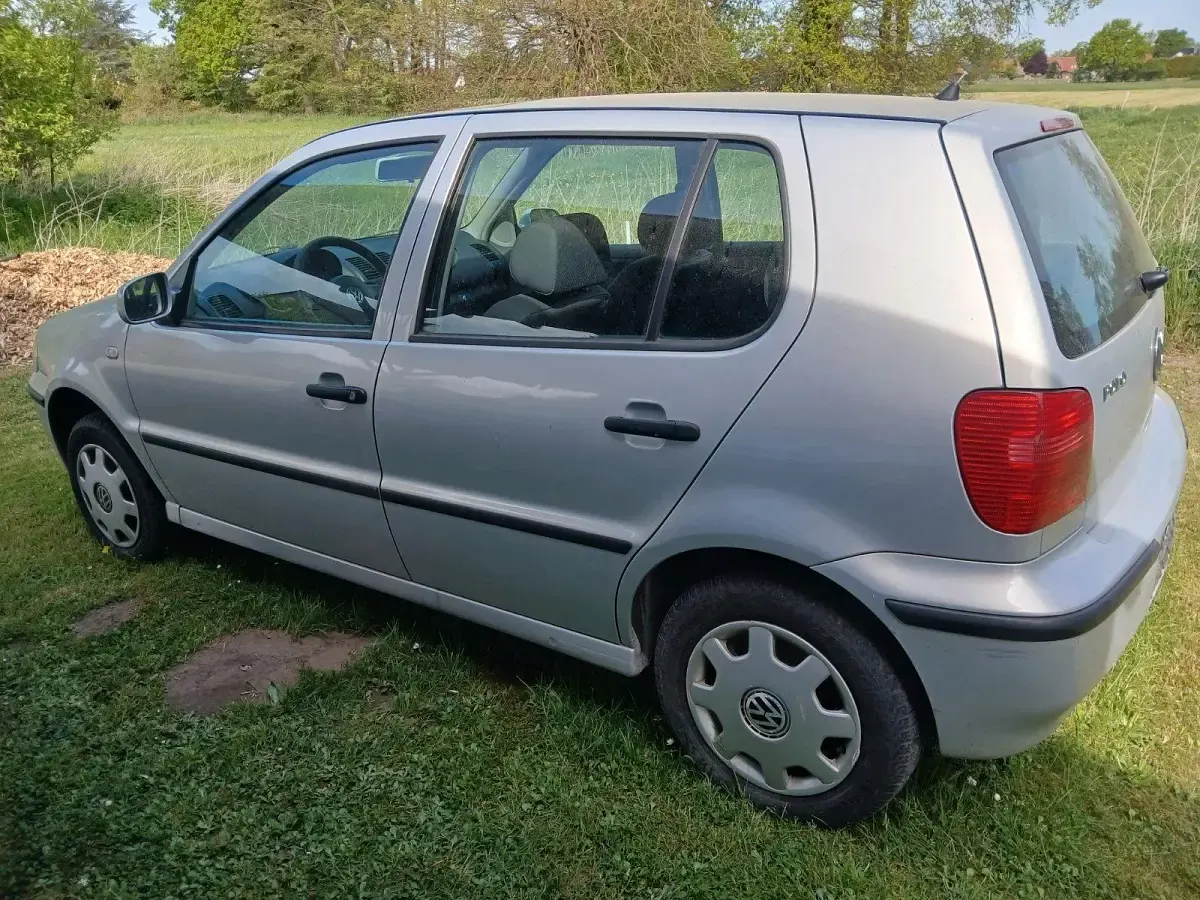 Brugt VW Polo 60 HK (44 kW) 2000 Sølv Hatchback