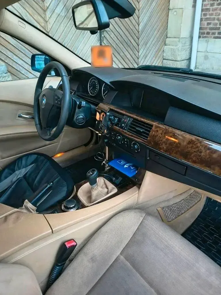 Gebraucht BMW 525 177 PS (130 kW) 2006 Blau Kombi