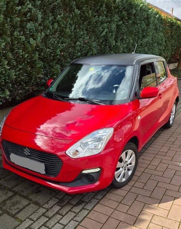 Gebraucht Suzuki Swift 90 PS (66 kW) 2018 Rot Kleinwagen