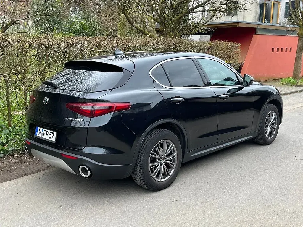 Gebraucht Alfa Romeo Stelvio 209 PS (153 kW) 2017 Schwarz SUV