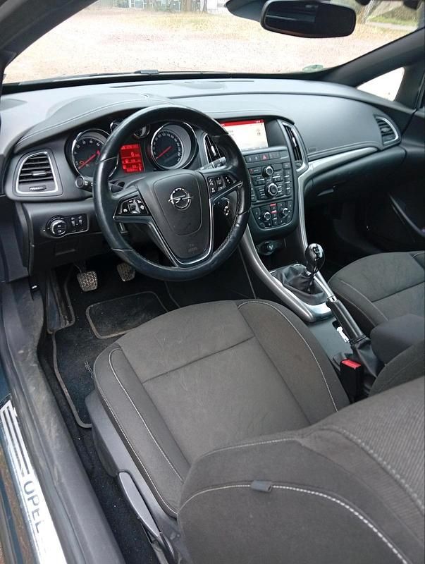 Gebraucht Opel Cascada 140 PS (102 kW) 2015 Grau Cabrio