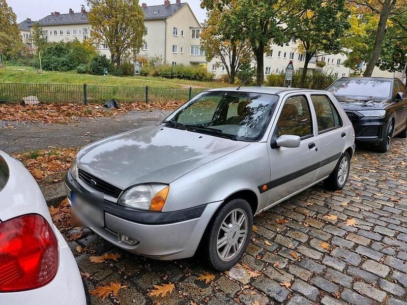 Silber Gebraucht 2000 Ford Fiesta Kleinwagen | 499 € (Guter Preis) - Bild 1/4