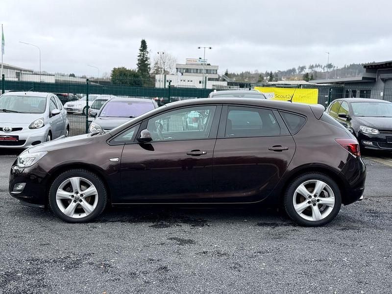 Gebraucht Opel Astra Design Edition 120 PS (88 kW) 2011 Braun Limousine