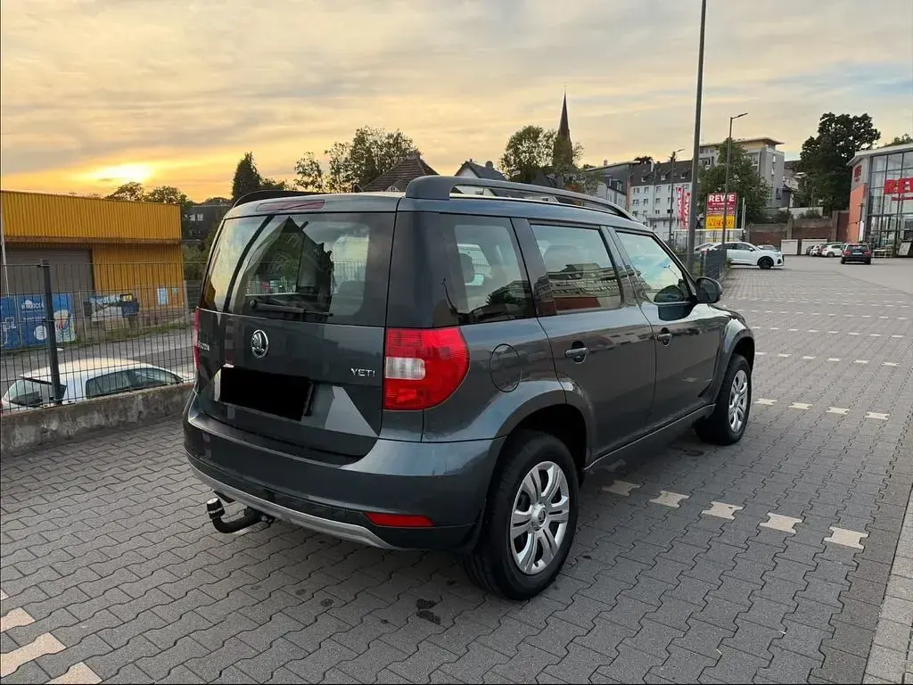 Gebraucht Skoda Yeti Active 105 PS (77 kW) 2014 Grau SUV