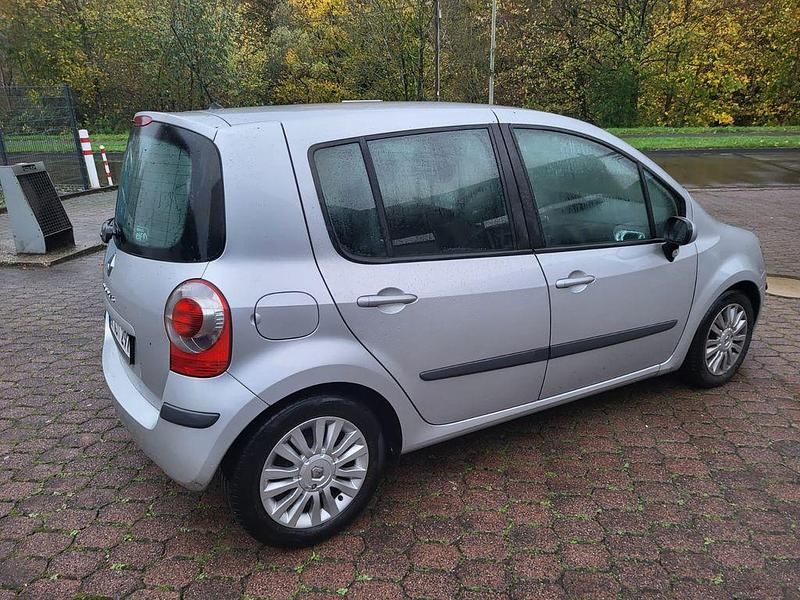 Gebraucht Renault Modus Dynamique 75 PS (55 kW) 2007 Silber Van / Kleinbus